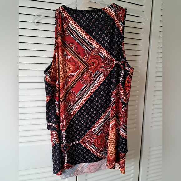 Sz M Rust/ Blk/ White stretch polyester Sleeveless summer top. - Picture 2 of 3